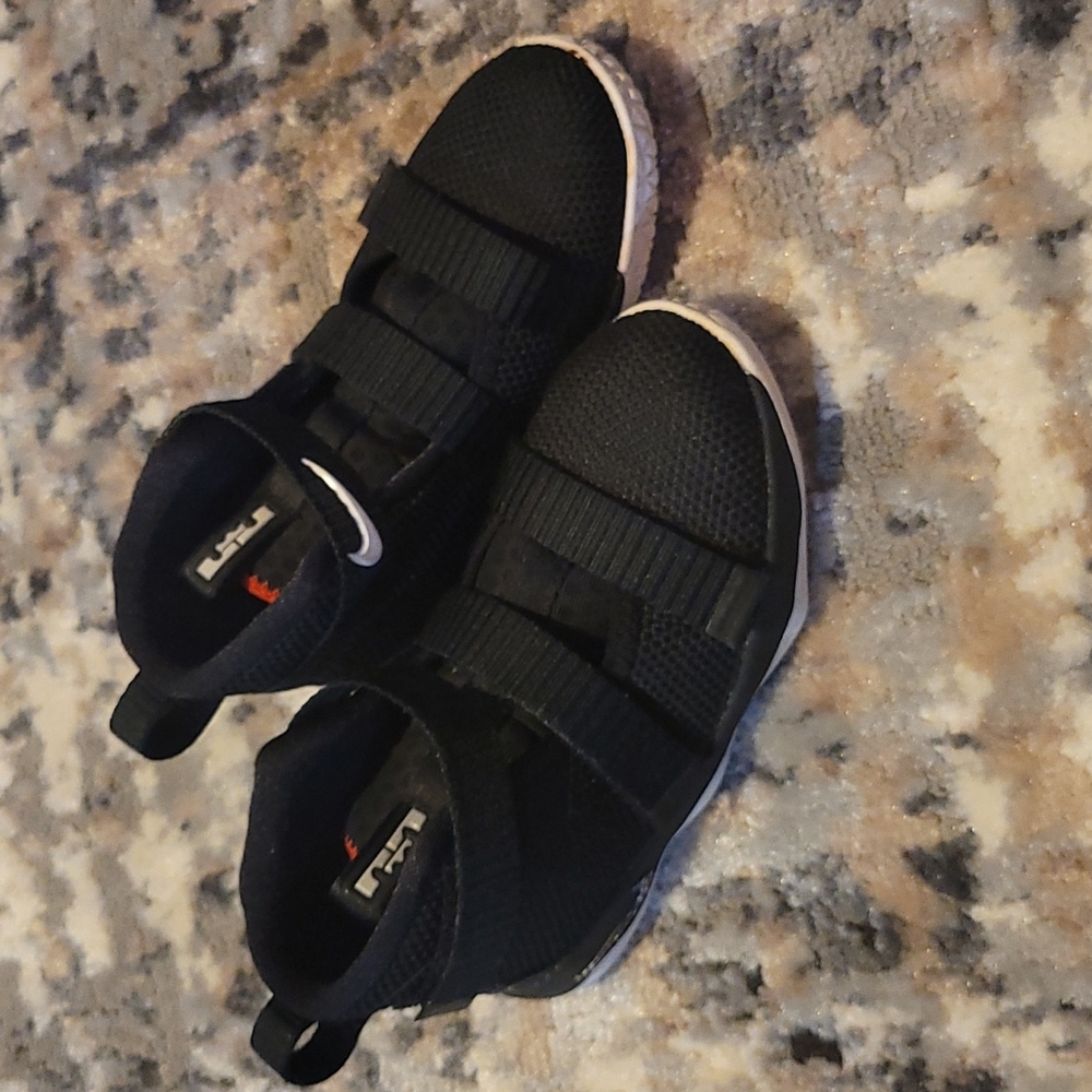 Nike Lebron toddler 10c basketball shoes
